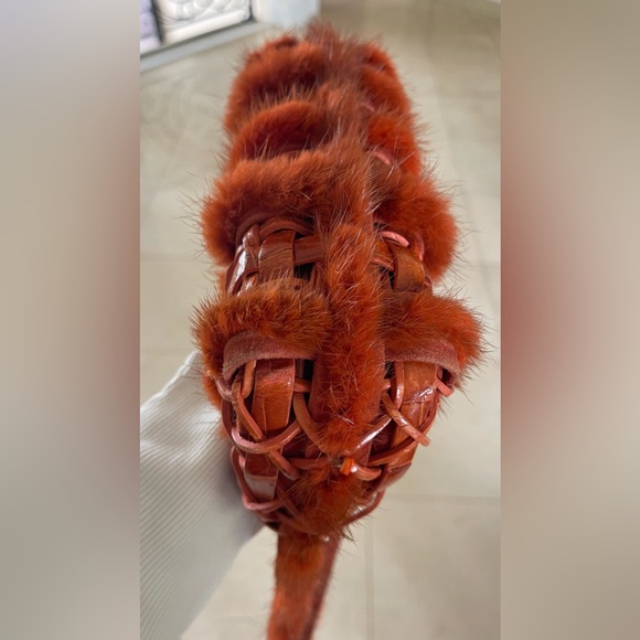 Vintage rare Nancy Gonzales crocodile weaved orange bag with fox fur trimming. - Picture 3 of 10